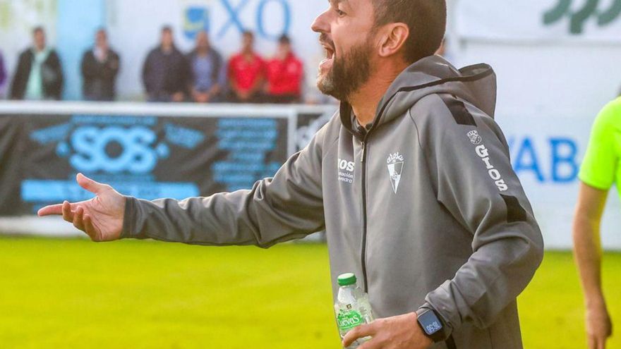 Sin exceso de confianza y mirando la evolución del césped de A Lomba