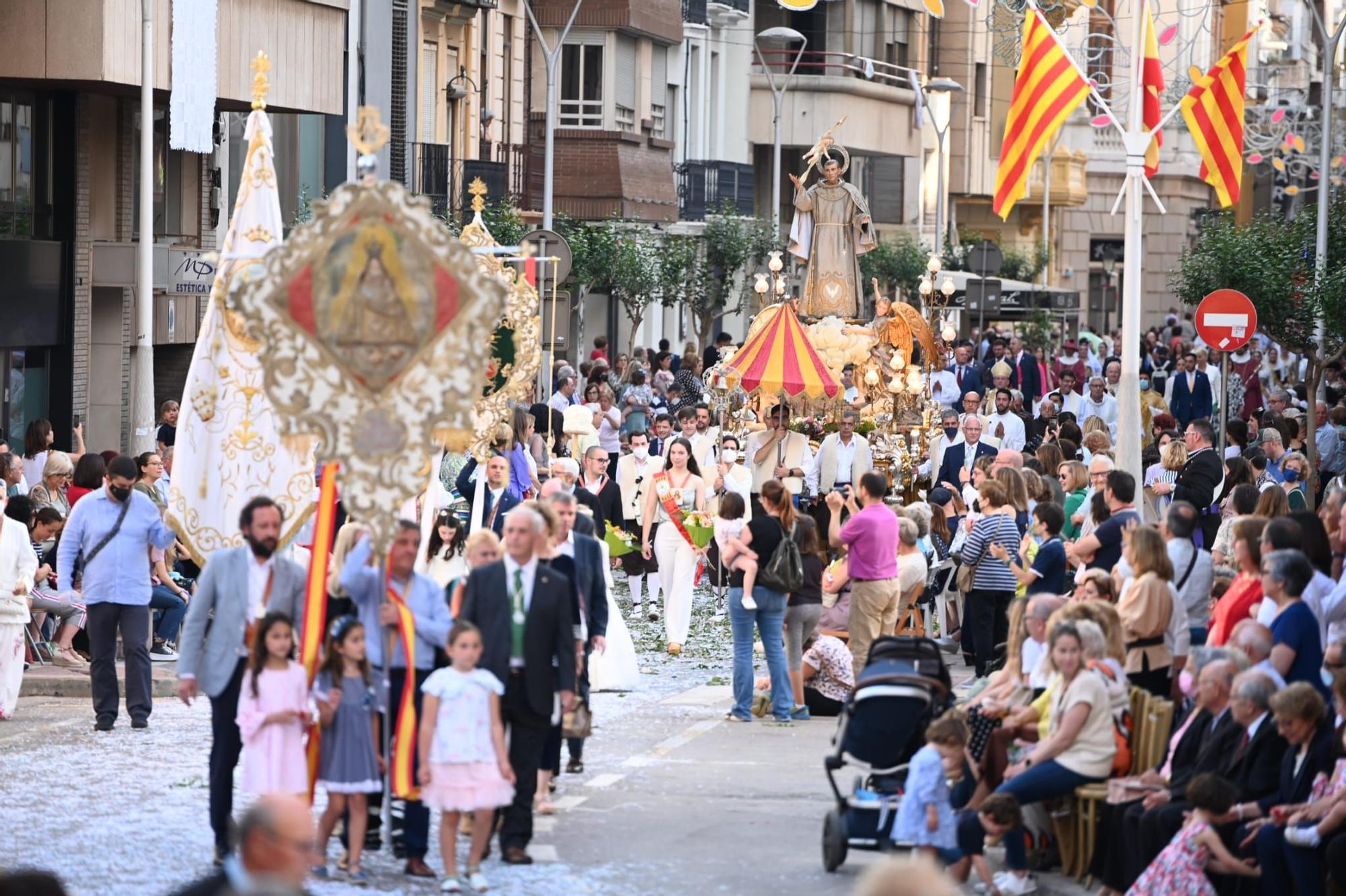 Las imágenes de la misa y la procesión del día de Sant Pasqual en Vila-real