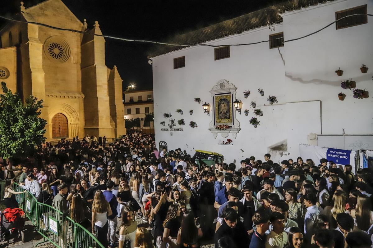 Córdoba Cruces de mayo de noche Cruz de Resucitado Santa Marina