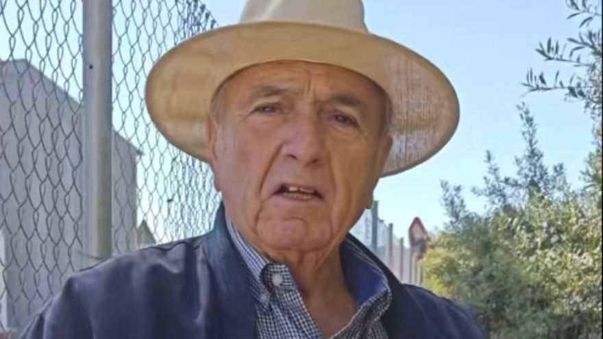 Un abuelo de Murcia se abre TikTok y da una lección a toda España sobre el trabajo: &quot;Ni un día libre&quot;