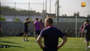 Hansi Flick durante el entrenamiento