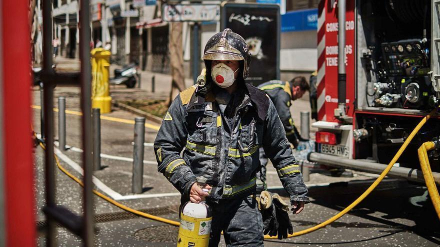 Imagen de archivo de un bombero.