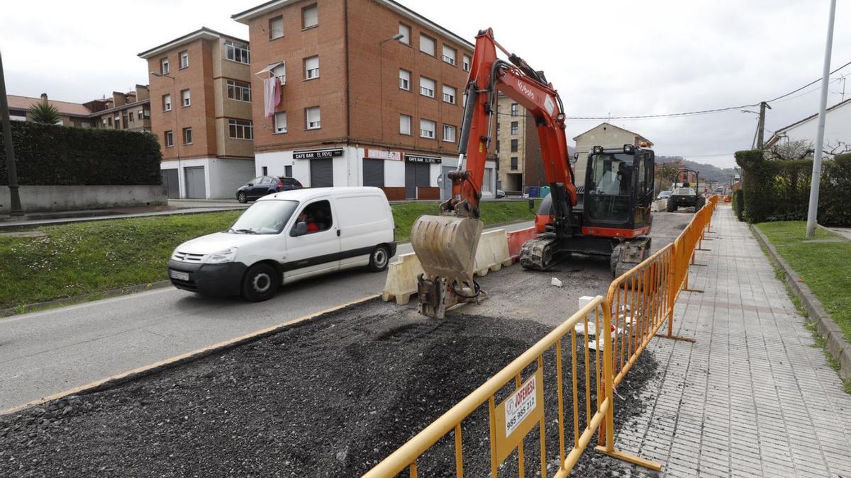 Las obras en la avenida de Viella de Lugones. | LNE