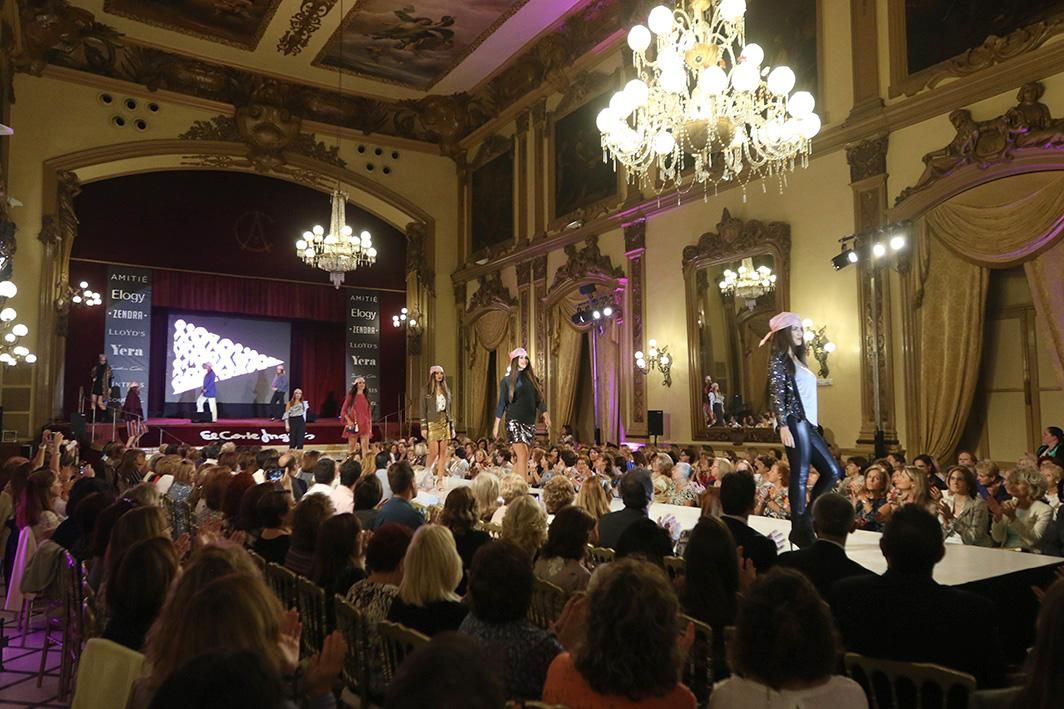 Desfile de moda a favor de la Asociación Española Contra El Cáncer