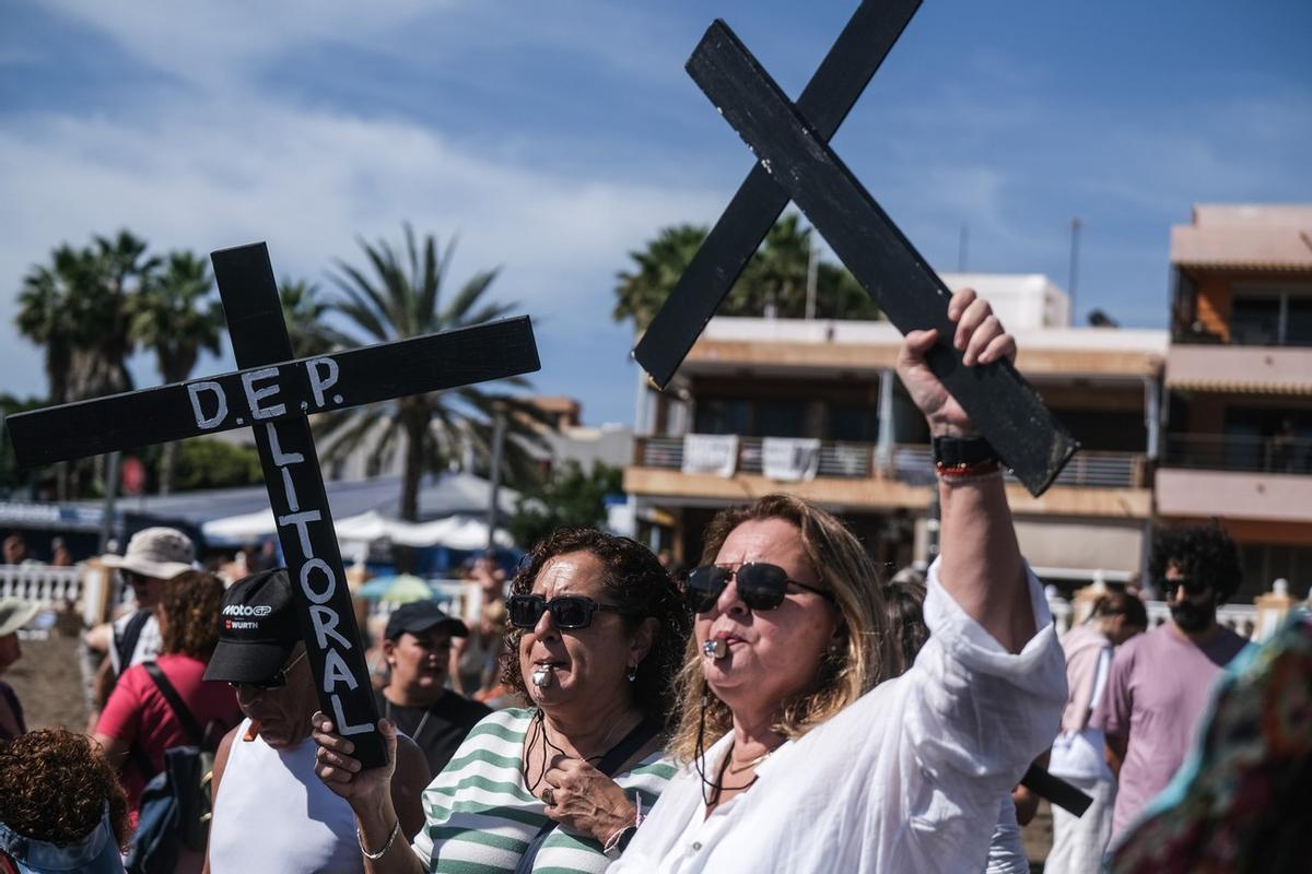 Manifestación contra las jaulas marinas en Salinetas