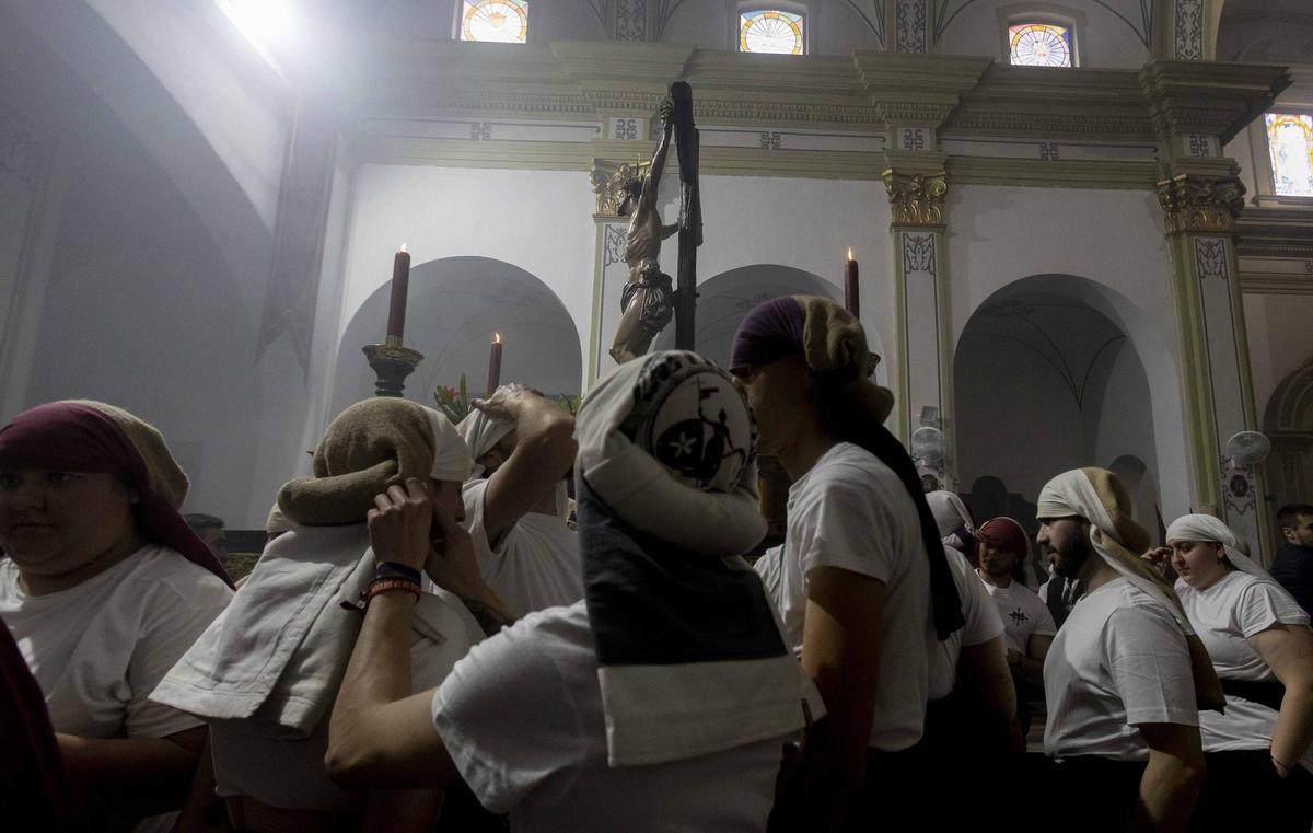 Semana Santa en Alicante 2026: Procesión de la Hermandad Penitencial Mater Desolata en el Viernes Santo