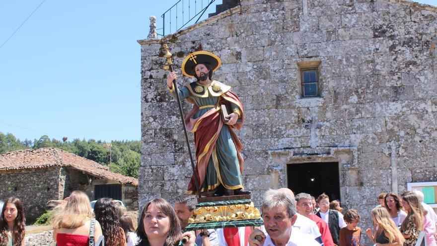 Santiago peregrina de fiesta en fiesta por Deza