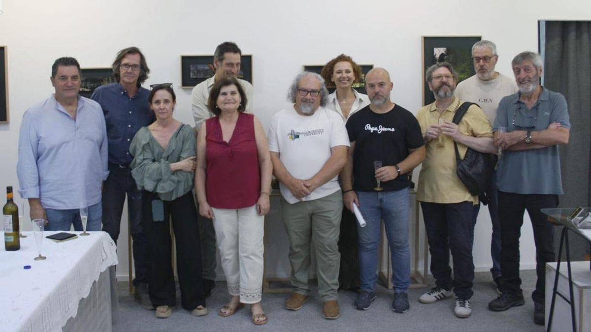 Encuentro en la exposición de escultura y fotografía de Quico Urréjola y Dolores Zapatero en Quadro