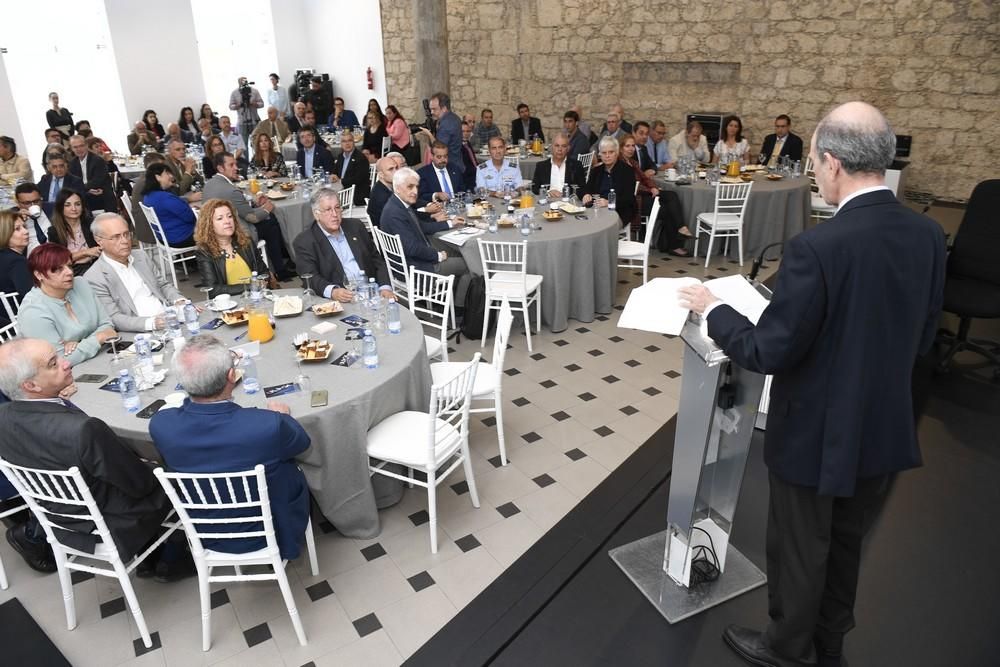 El presidente de la Agencia Nacional de Evaluación de la Calidad y Acreditación (ANECA), José Arnáez, en los desayunos Universidad-Sociedad