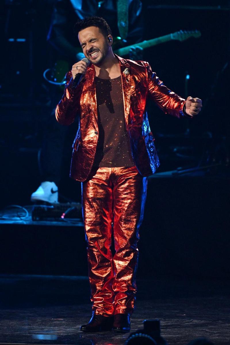 Luis Fonsi ofreció una actuación en los Latin Grammy