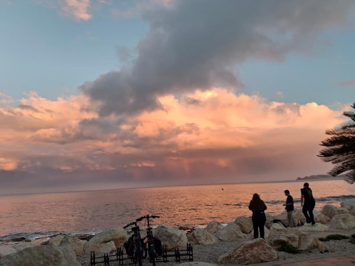 ¡Oh, cielos! Encandilados con el candilazo en Xàbia (imágenes)