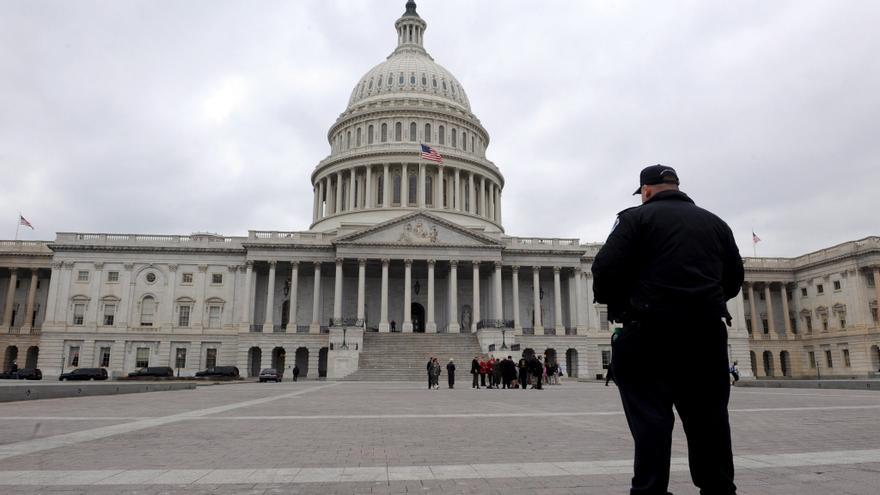 Evacúan unos minutos el Capitolio de EEUU por una falsa amenaza aérea