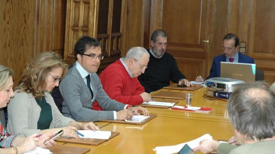 Un momento del consejo rector del Patronato de Turismo.