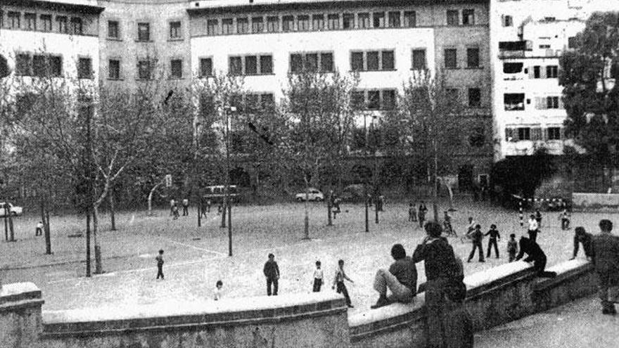 En primer término, la rampa original de los tiempos de La Salle.