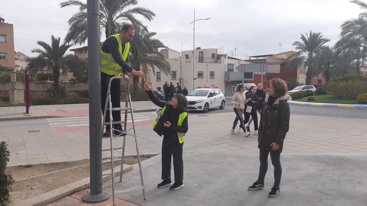 El Ayuntamiento instala medidores en el casco urbano, la costa y las pedanías