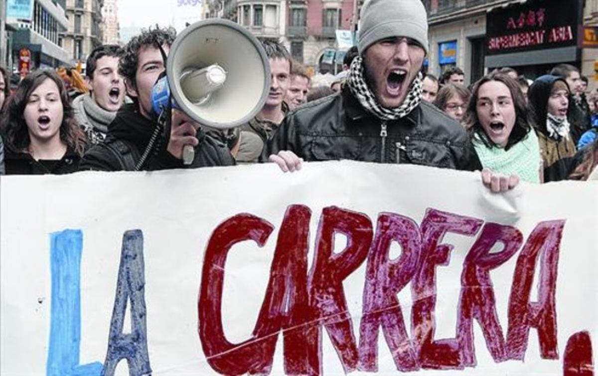 Manifestació d’universitaris contra les retallades en l’educació pública, a Barcelona. Manifestació d’universitaris contra les retallades en l’educació pública, a Barcelona.