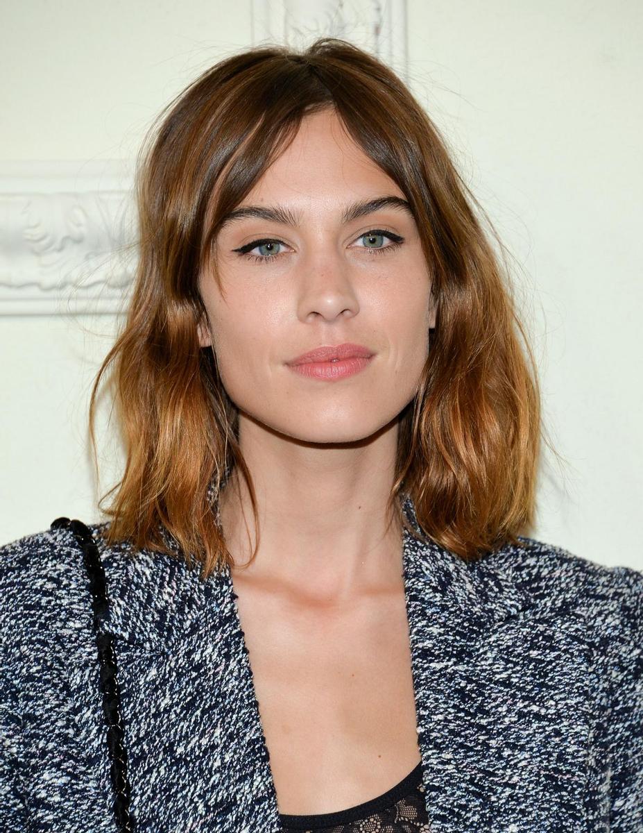 El corte media melena de Alexa Chung