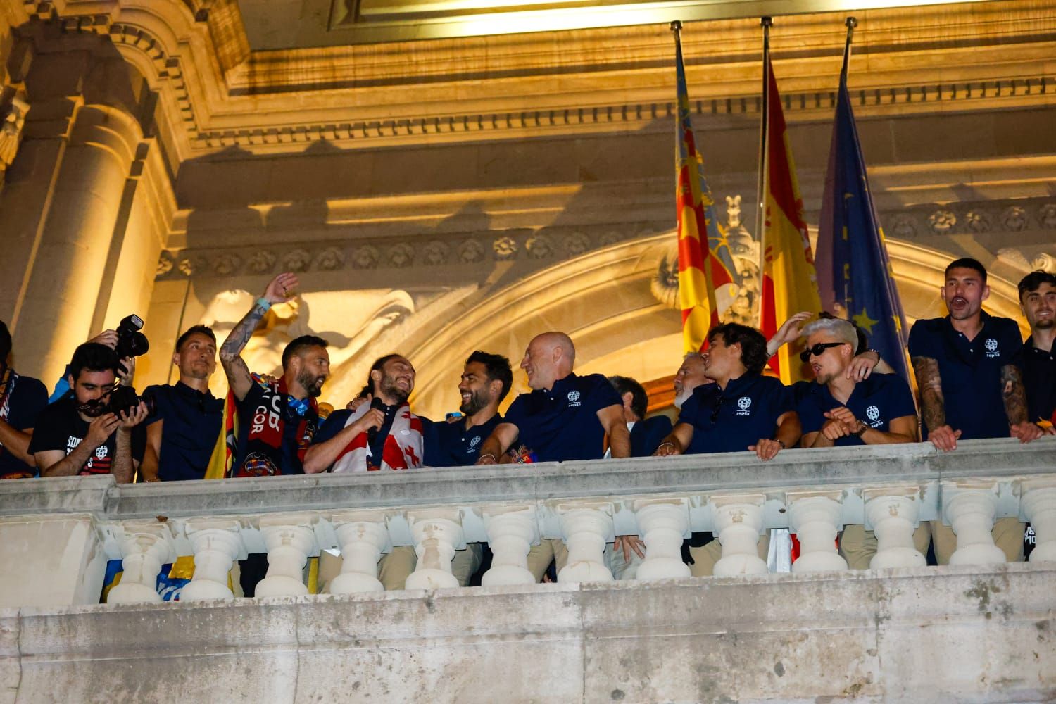 Todas las fotos de la rúa del Levante UD por su ascenso a Primera División