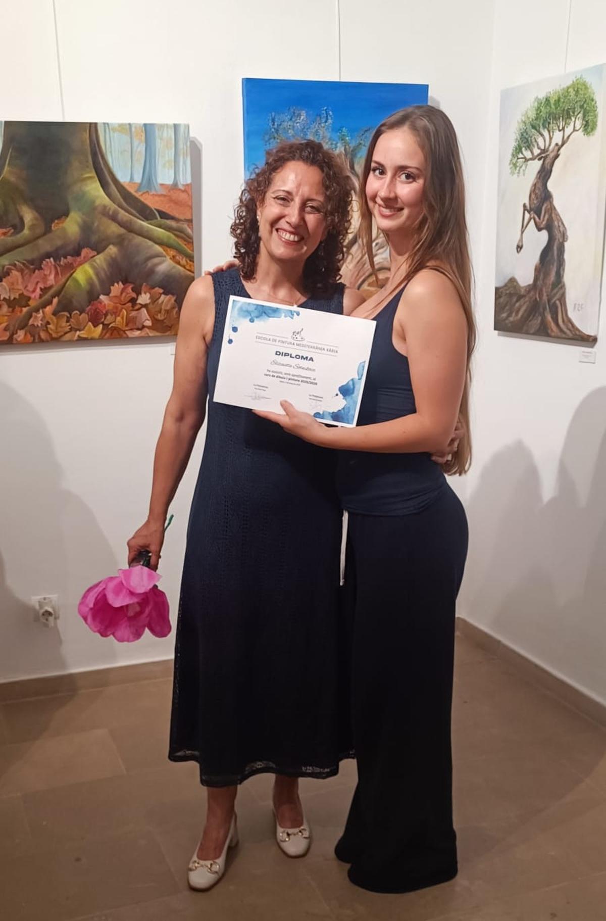 Toñi Soler junto a una de las alumnas