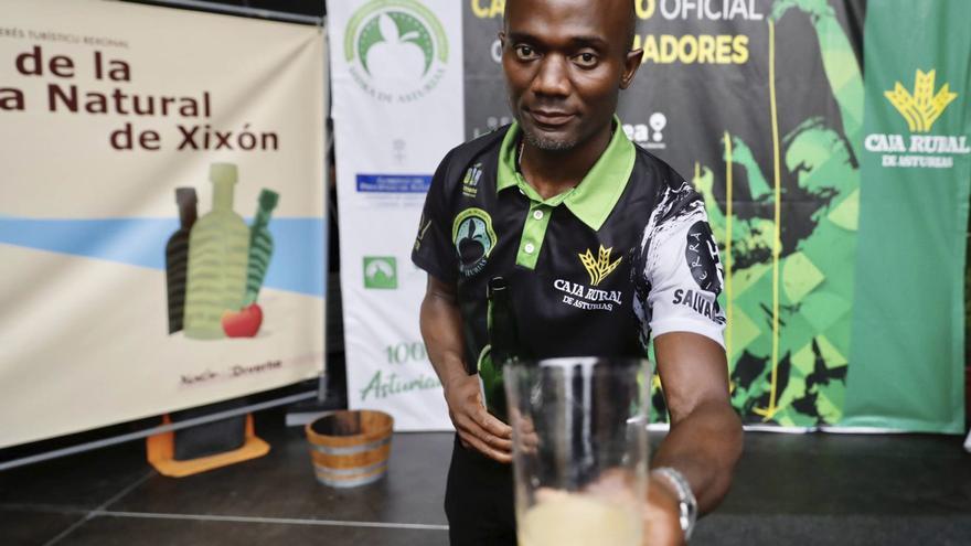 Salvador Ondó, gran icono de la sidra y su cultura, "Asturiano del mes" de LA NUEVA ESPAÑA