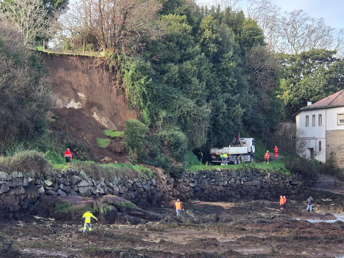 Desprendimiento en el paseo entre Bouzas y Alcabre