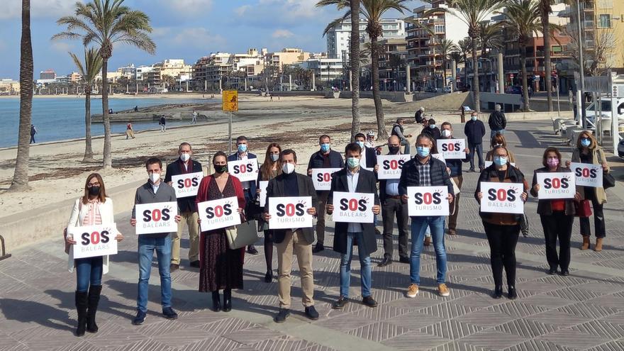 El PP se adhiere a SOS Turismo y avanza que presentará iniciativas en el Parlament, los consells  y los ayuntamientos