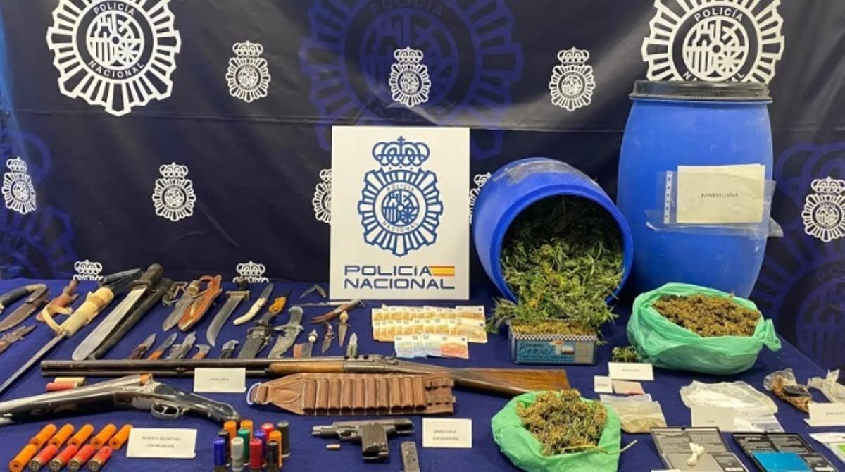 Imagen del material incautado en una casa cueva de Paracuellos de Jiloca.