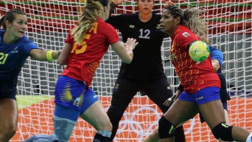 Marta Mangue y Nerea Peña en partido amistoso en Río ante Suiza.