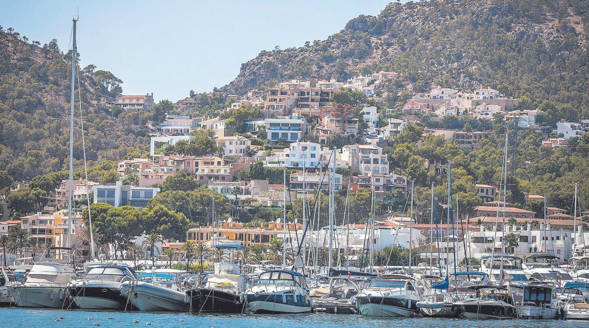 Numerosas embarcaciones de recreo amarradas en Palma