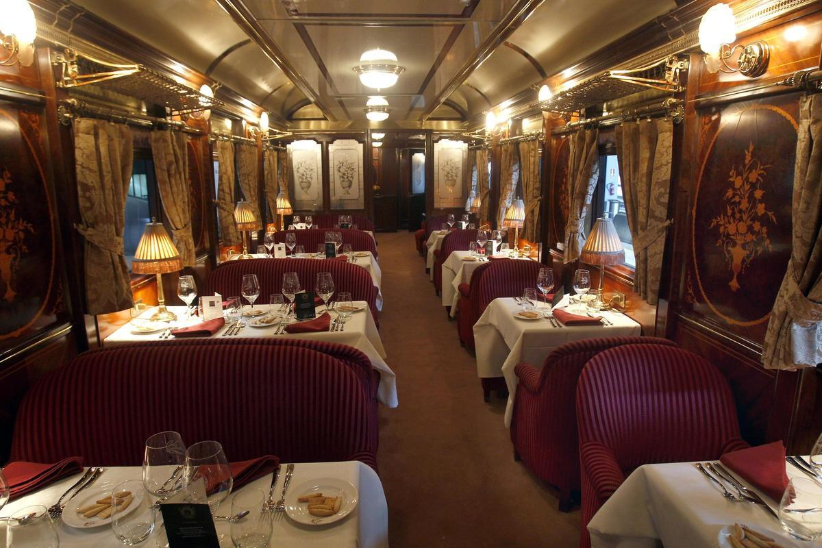 Vagón restaurante del Tren Al-Ándalus.