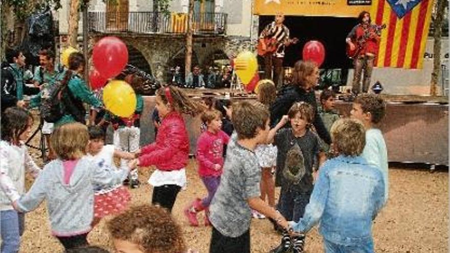 Cinc hores de Gran Festa per la Independència a Banyoles