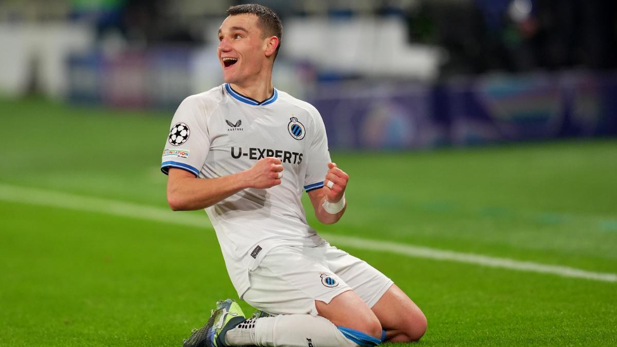 Jutglà celebra su gol en campo de la Atalanta