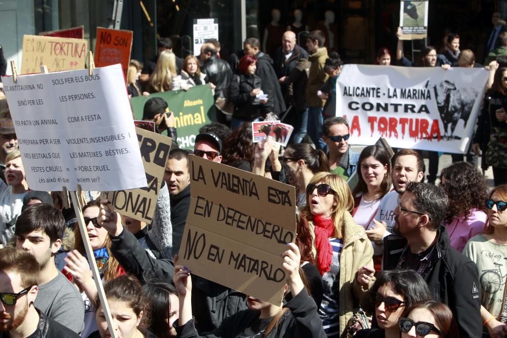 Manifestación y performance antitaurina en Valencia