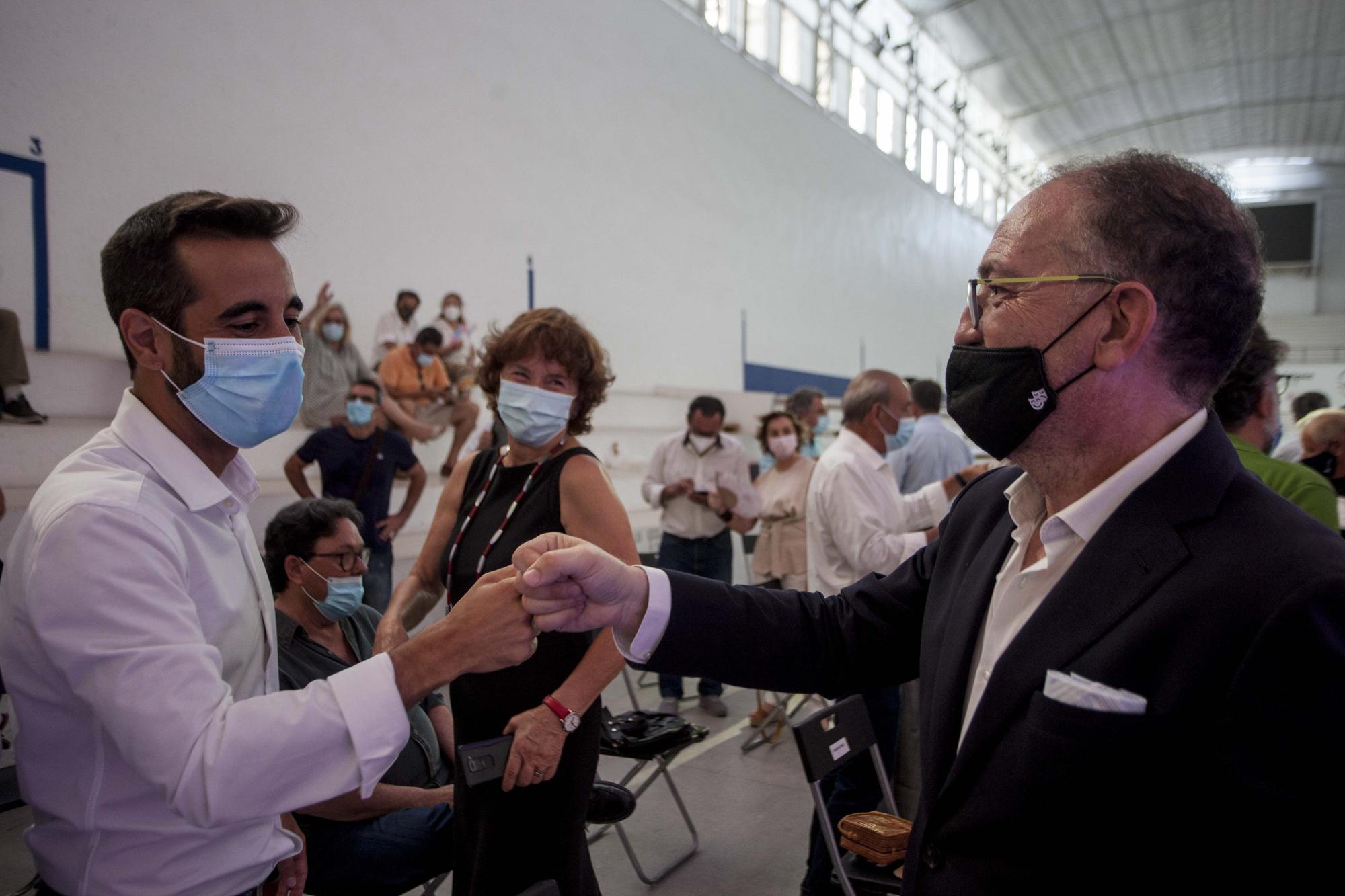 Emotivo homenaje al concejal fallecido Ramón Vilar en el trinquet de Pelayo