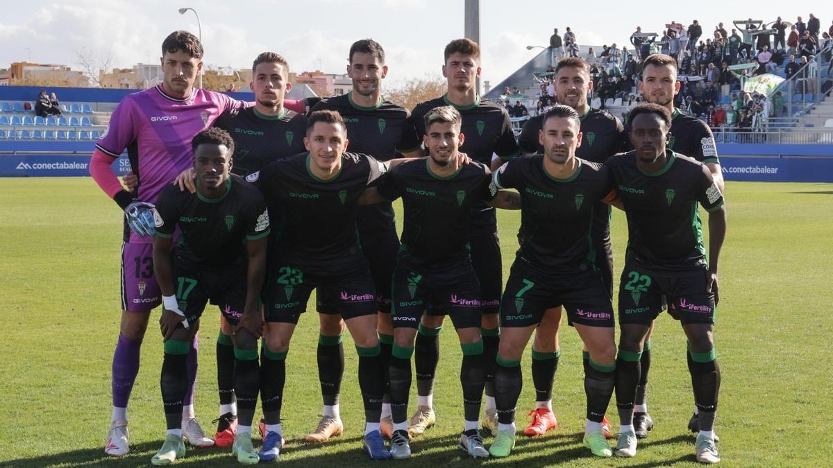 Equipo titular del Córdoba CF que empató este domingo ante el Atlético Baleares en el Estadio Balear.