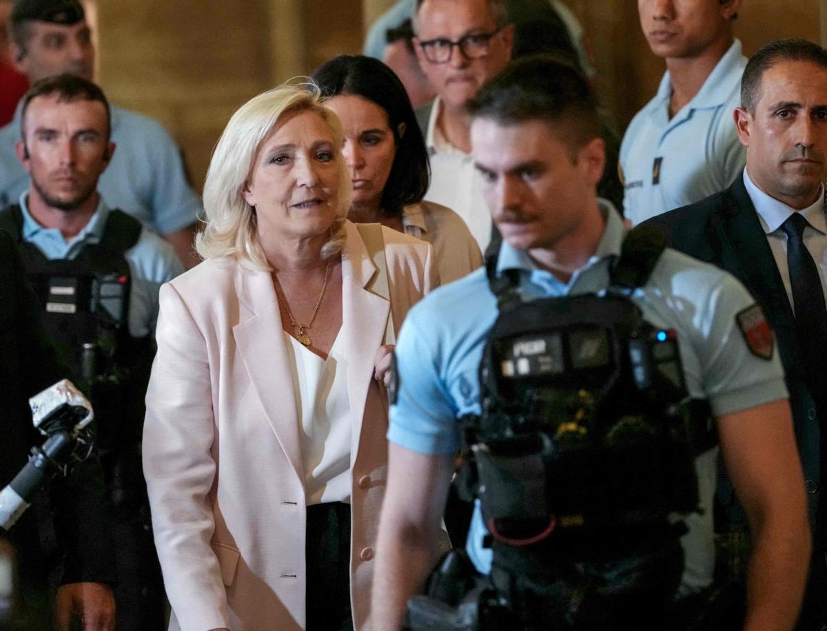 Le Pen anuncia que serà candidata a l’Elisi malgrat ser condemnada