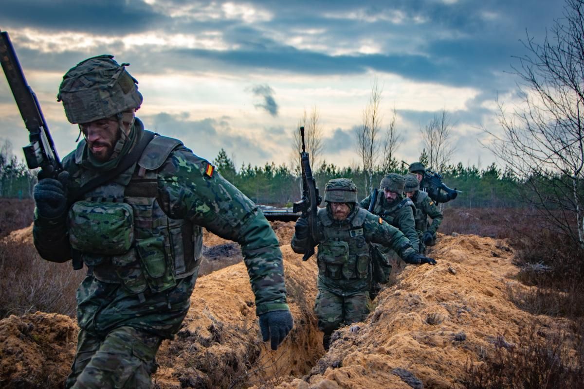 Maniobras de combate de la Brigada de Cerro Muriano en Letonia