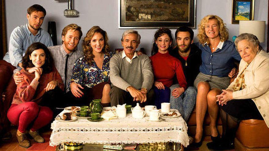 La familia Alcántara al completo en la nueva temporada. // TVE