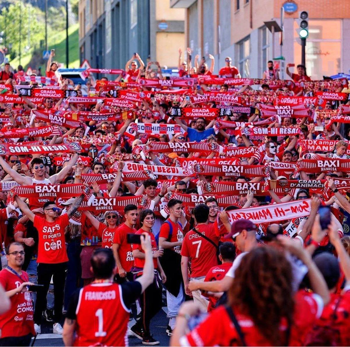 Una imatge de l'afició manresana en la Marea Vermella a Bilbao