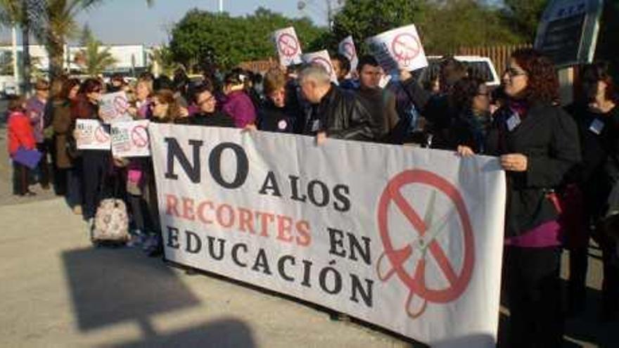 Profesores, alumnos y padres salen otra vez a la calle contra los recortes