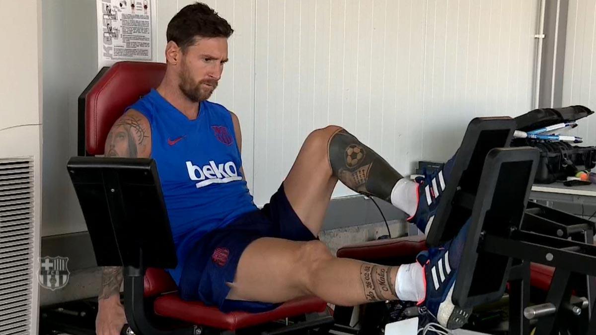 Messi se entrena solo en Barcelona, con sus compañeros de gira por Estados Unidos.