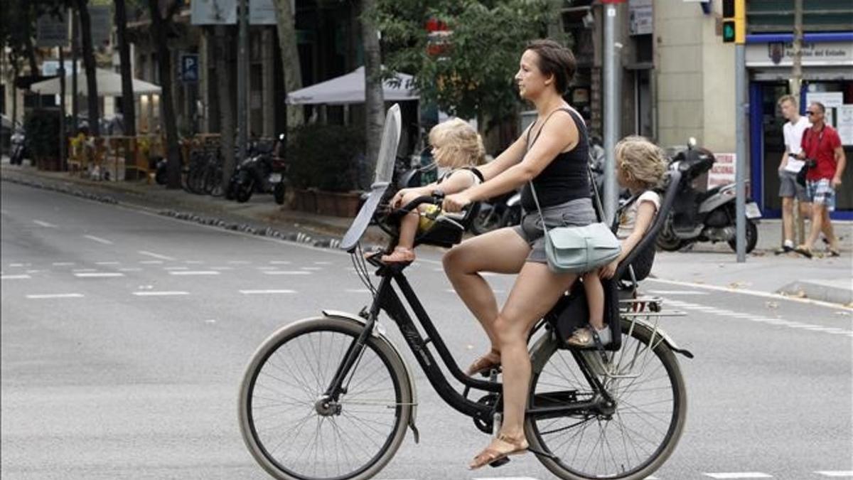 zentauroepp39543532 barcelona  03 08 2017 barcelona las bicis son para el verano171018175142