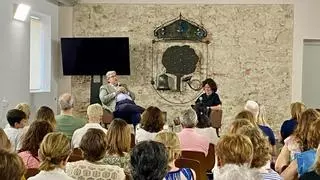 La Feria del Libro de Navalmoral  intensifica sus actos hoy con cuentacuentos y literatura