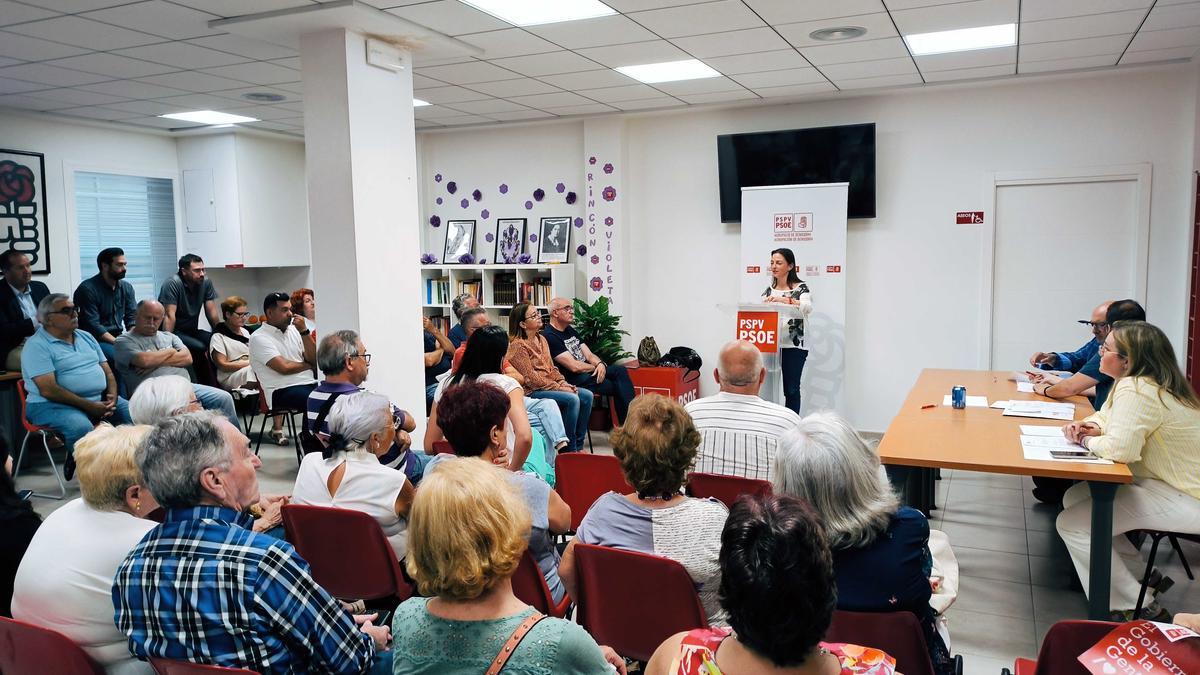 Imagen de los asistentes a la asamblea extraordinaria celebrada por los socialistas de Benidorm tras las municipales del 28M.