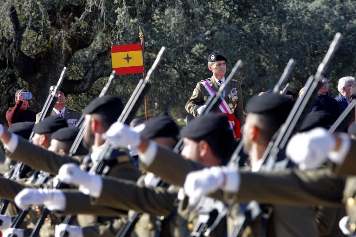 Parada militar en Cerro Muriano con motivo de la Inmaculada, patrona de la Infantería
