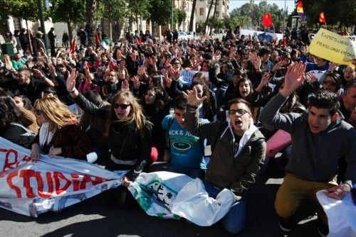 Los estudiantes defienden en las calles de Murcia la educación pública