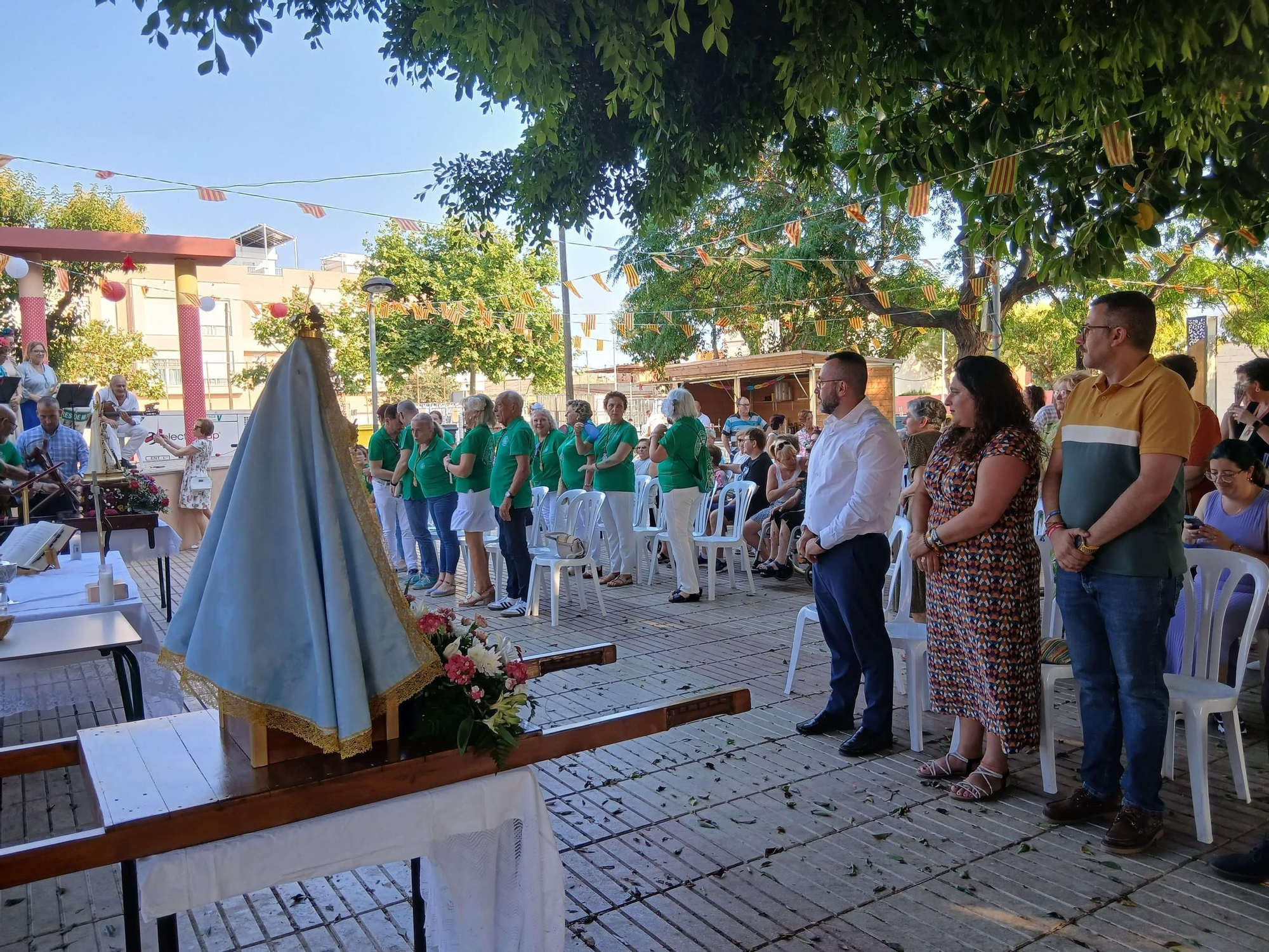 Misa y procesión en las fiestas del barrio El Progreso en Vila-real