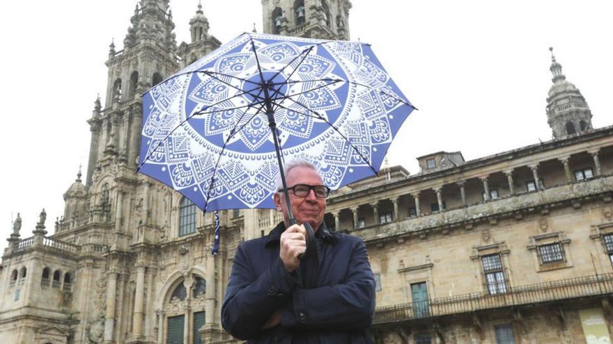 El arquitecto británico, en la plaza del Obradoiro.  | // XOÁN ÁLVAREZ