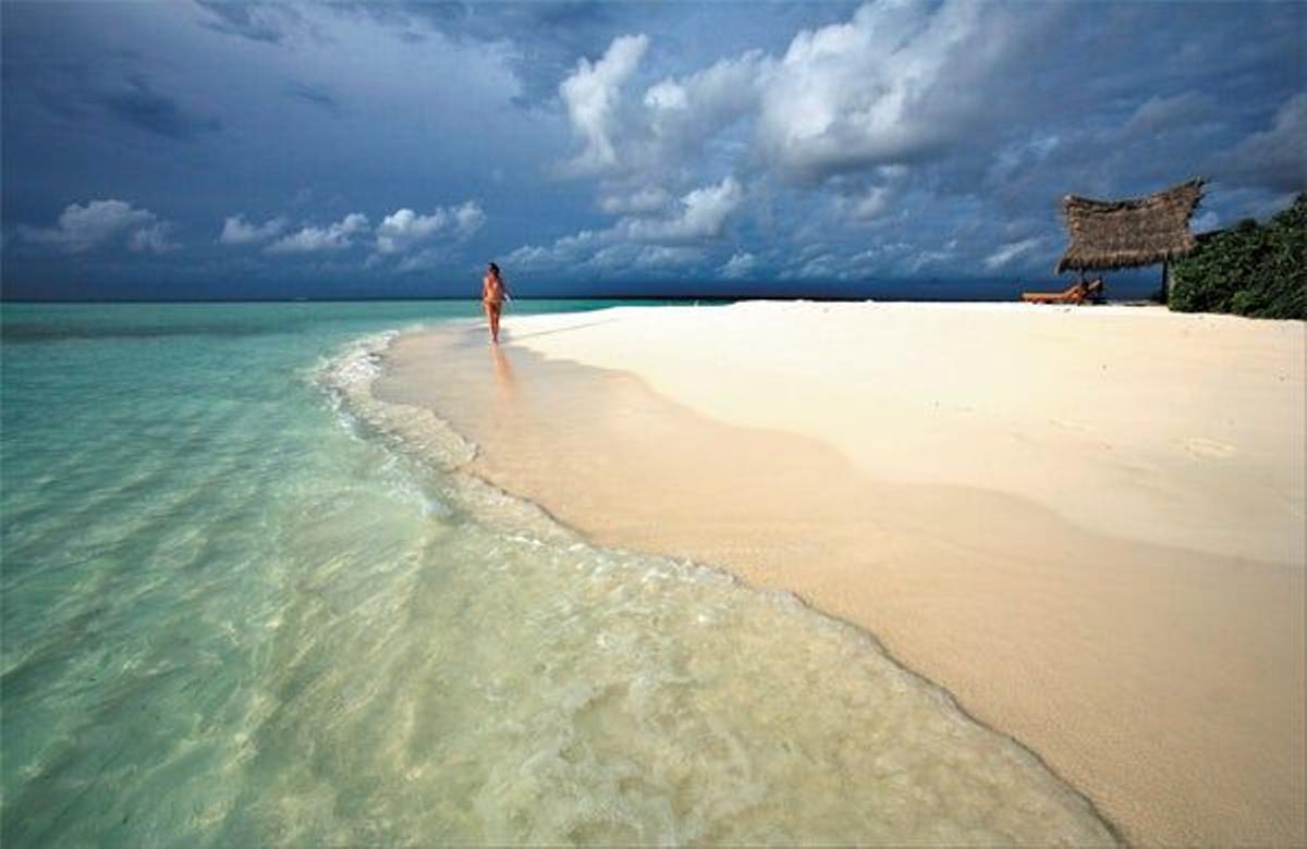 FONDOS CRISTALINOS. Las coralinas islas de Maldivas guardan algunos de los fondos marinos más anhel