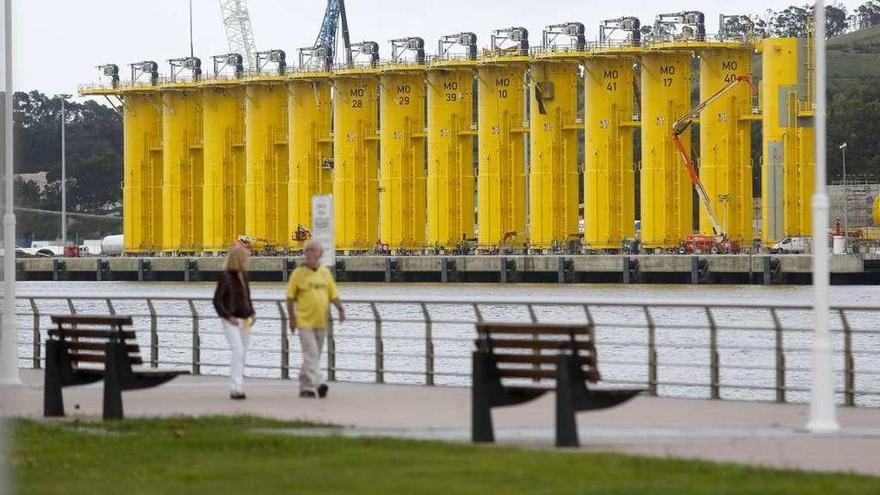 Las piezas fabricadas en los talleres del Grupo Daniel Alonso, en el muelle de Valliniello.